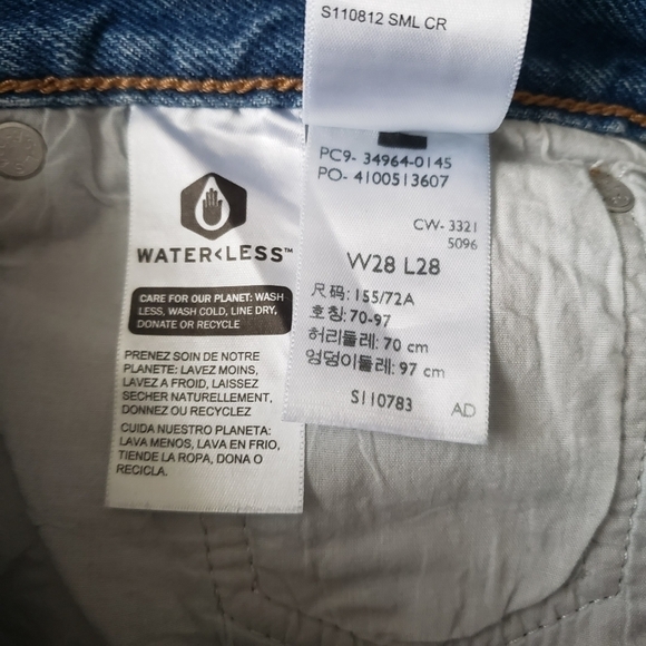 NWT Levi's Wedgie Straight High Rise Distressed Jeans in Oxnard Drive - Picture 11 of 13